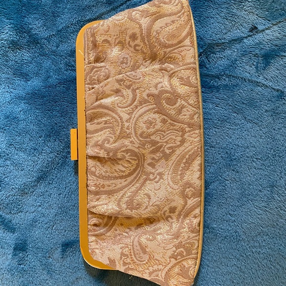 Express Vintage Gold Patterned Clutch - Picture 2 of 6